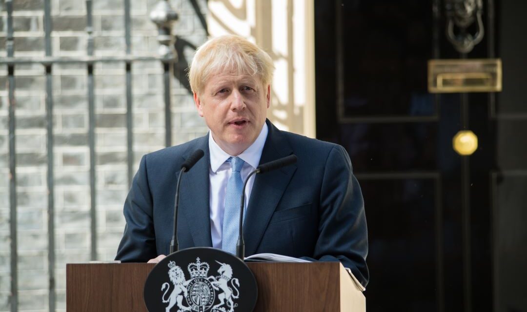 英國首相論港人居英權